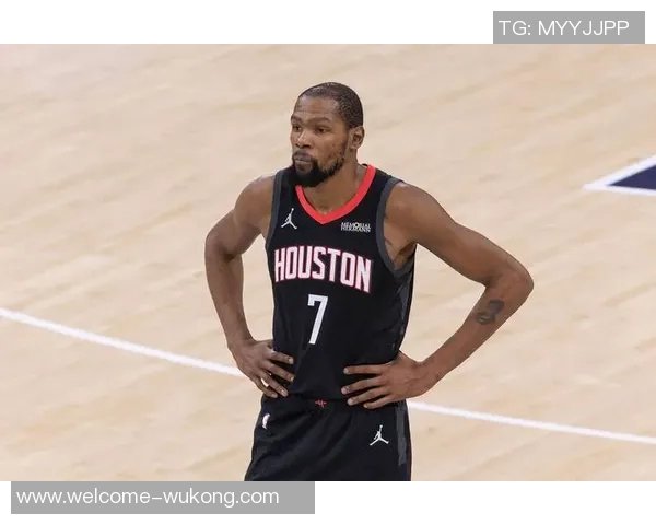 杜兰特本赛季出手次数创生涯新低球场表现引发关注与讨论